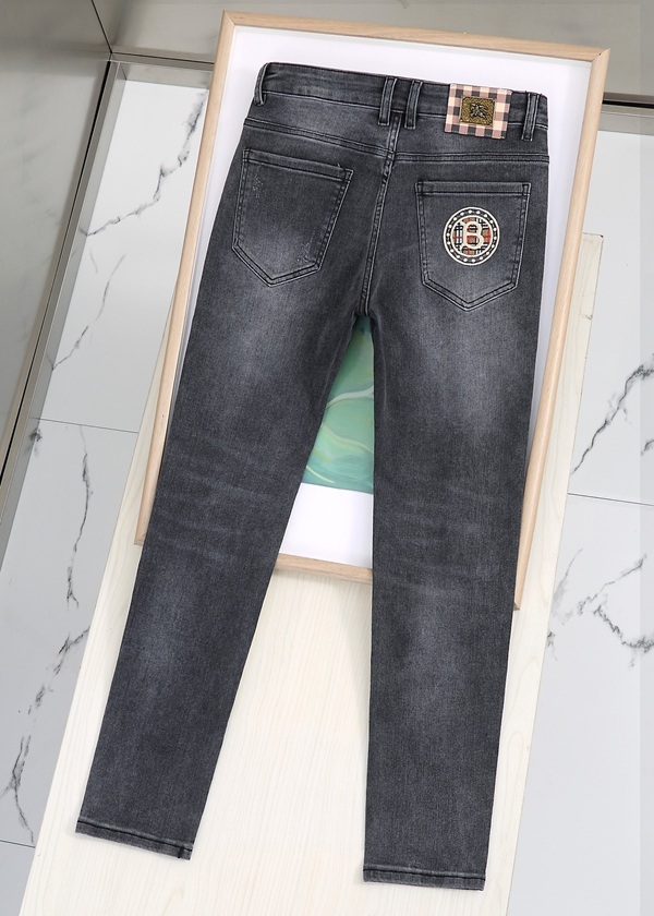 ブランドジーンズ背面デザイン